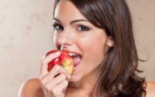 Почему болит желудок после яблока?