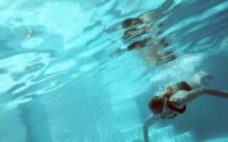 Насколько опасно посещать бассейн при молочнице